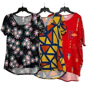 LuLaRoe Shirt Lot Wimens Size S Geometric Scoop Neck Short Sleeve High Low Hem‎